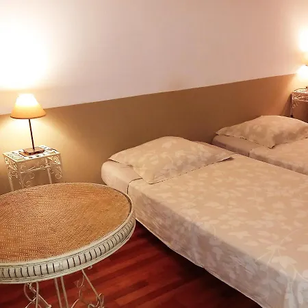 Autan Des Couleurs Bed & Breakfast *